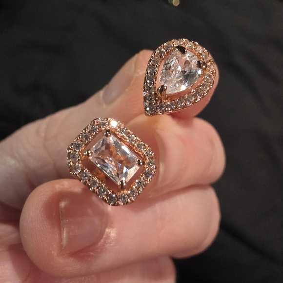 Elegant Rose Gold Ring With Crystals **Open Size** - Picture 1 of 9